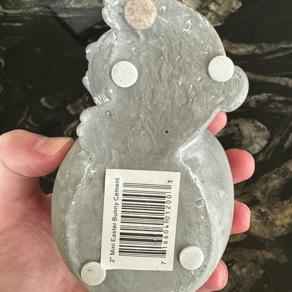 2 inch bunny rabbit cement planter - Picture 11 of 11